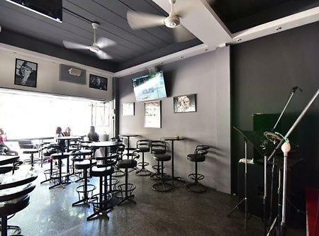 Escobar Guesthouse 좀티엔 비치 외부 사진