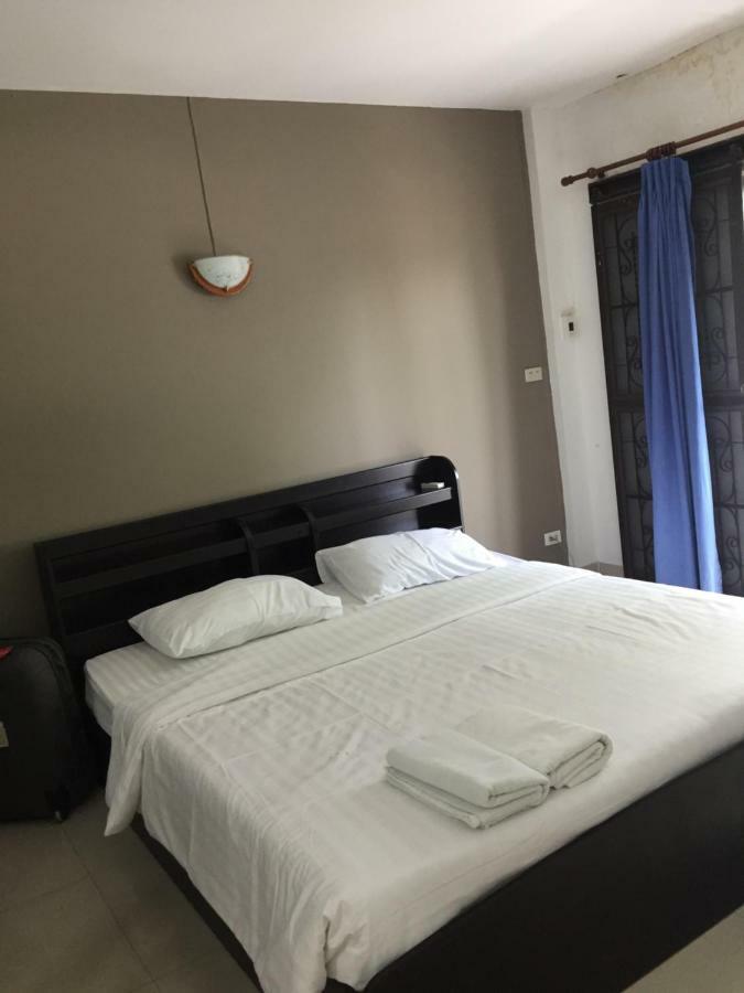 Escobar Guesthouse 좀티엔 비치 외부 사진